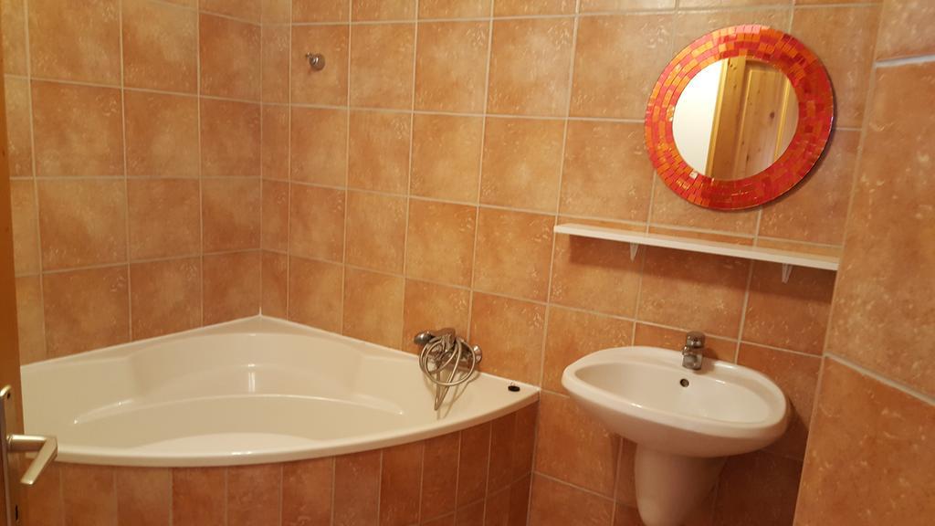 Apartman Nora Ii. บุค ภายนอก รูปภาพ