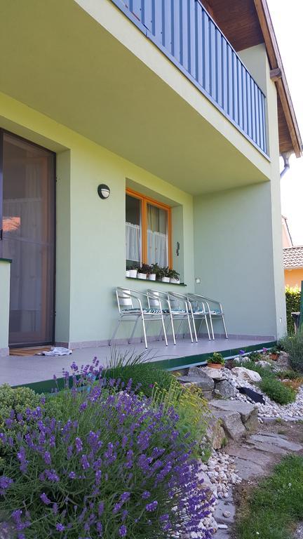 Apartman Nora Ii. บุค ภายนอก รูปภาพ